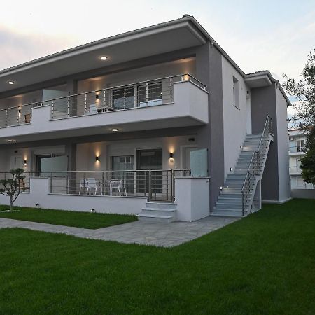 Faidra Apartments Néa Péramos Exteriör bild