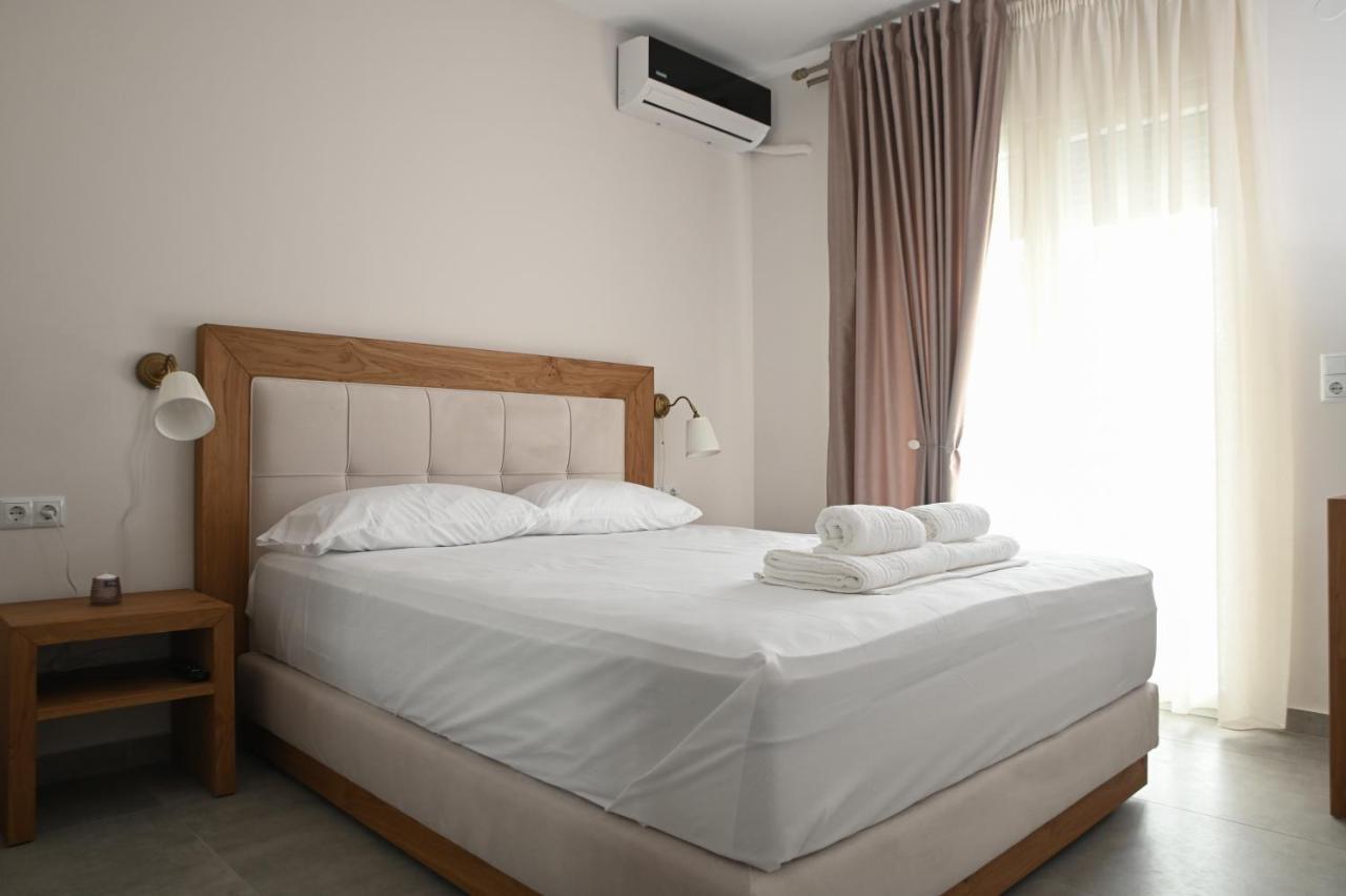 Faidra Apartments Néa Péramos Exteriör bild