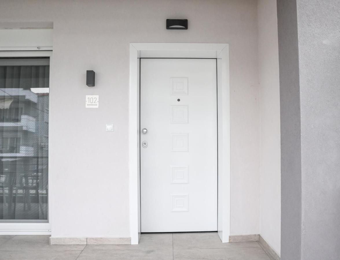 Faidra Apartments Néa Péramos Exteriör bild