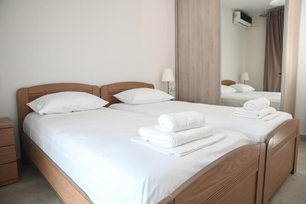 Faidra Apartments Néa Péramos Exteriör bild
