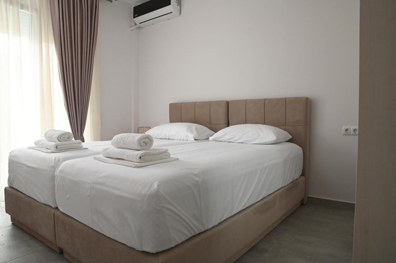 Faidra Apartments Néa Péramos Exteriör bild
