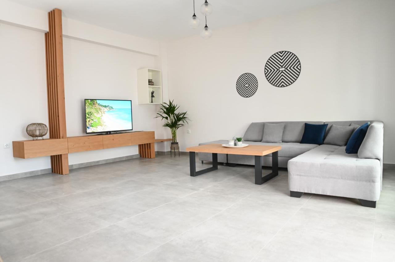 Faidra Apartments Néa Péramos Exteriör bild