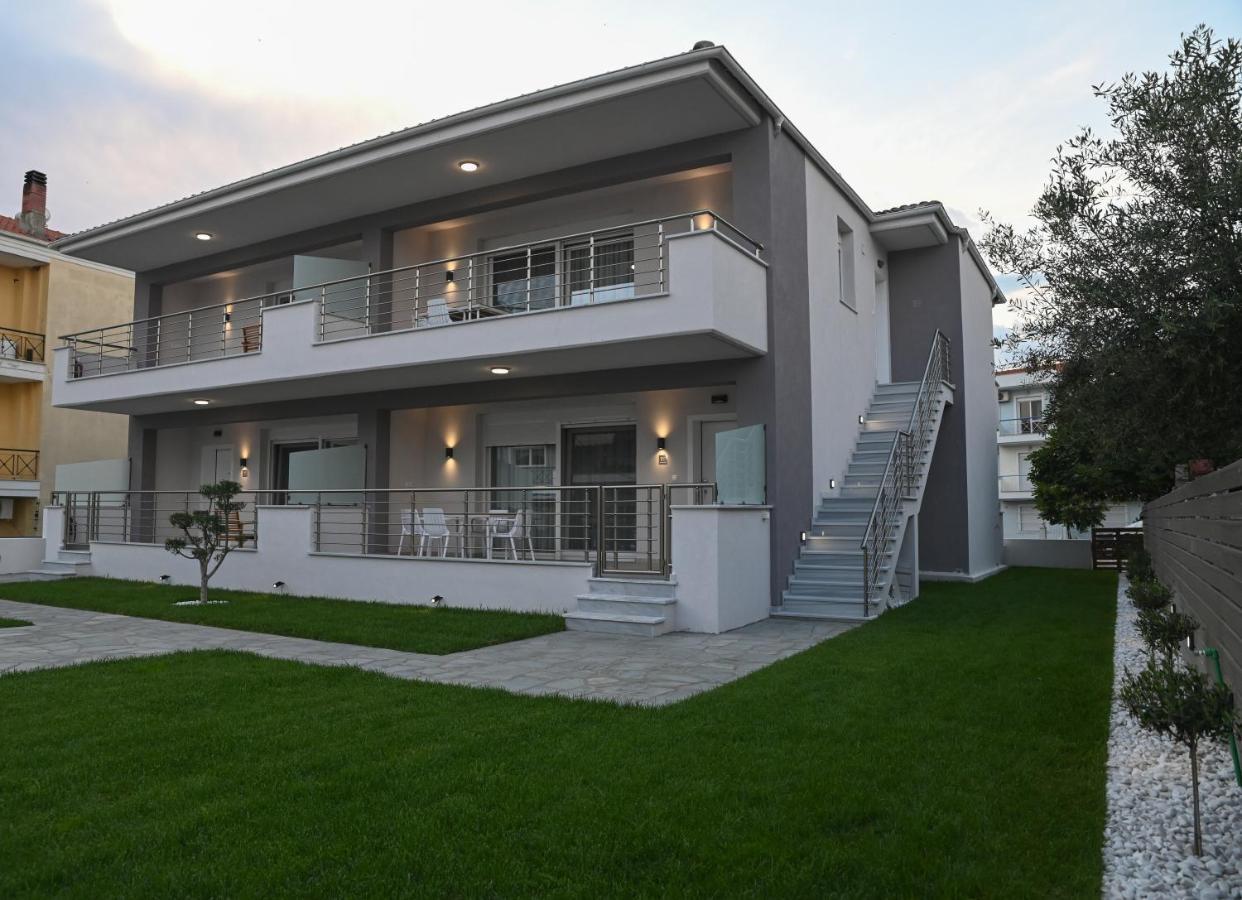 Faidra Apartments Néa Péramos Exteriör bild