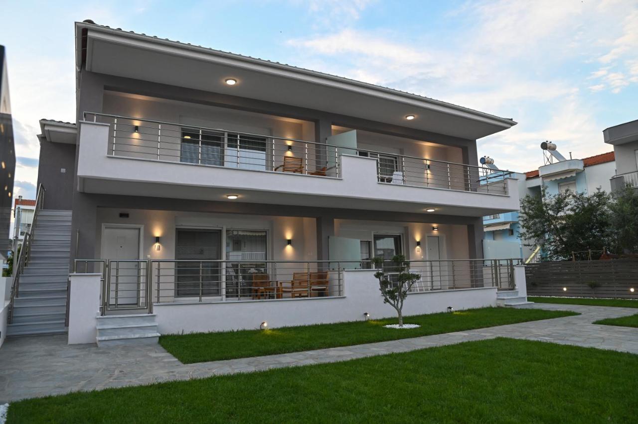 Faidra Apartments Néa Péramos Exteriör bild