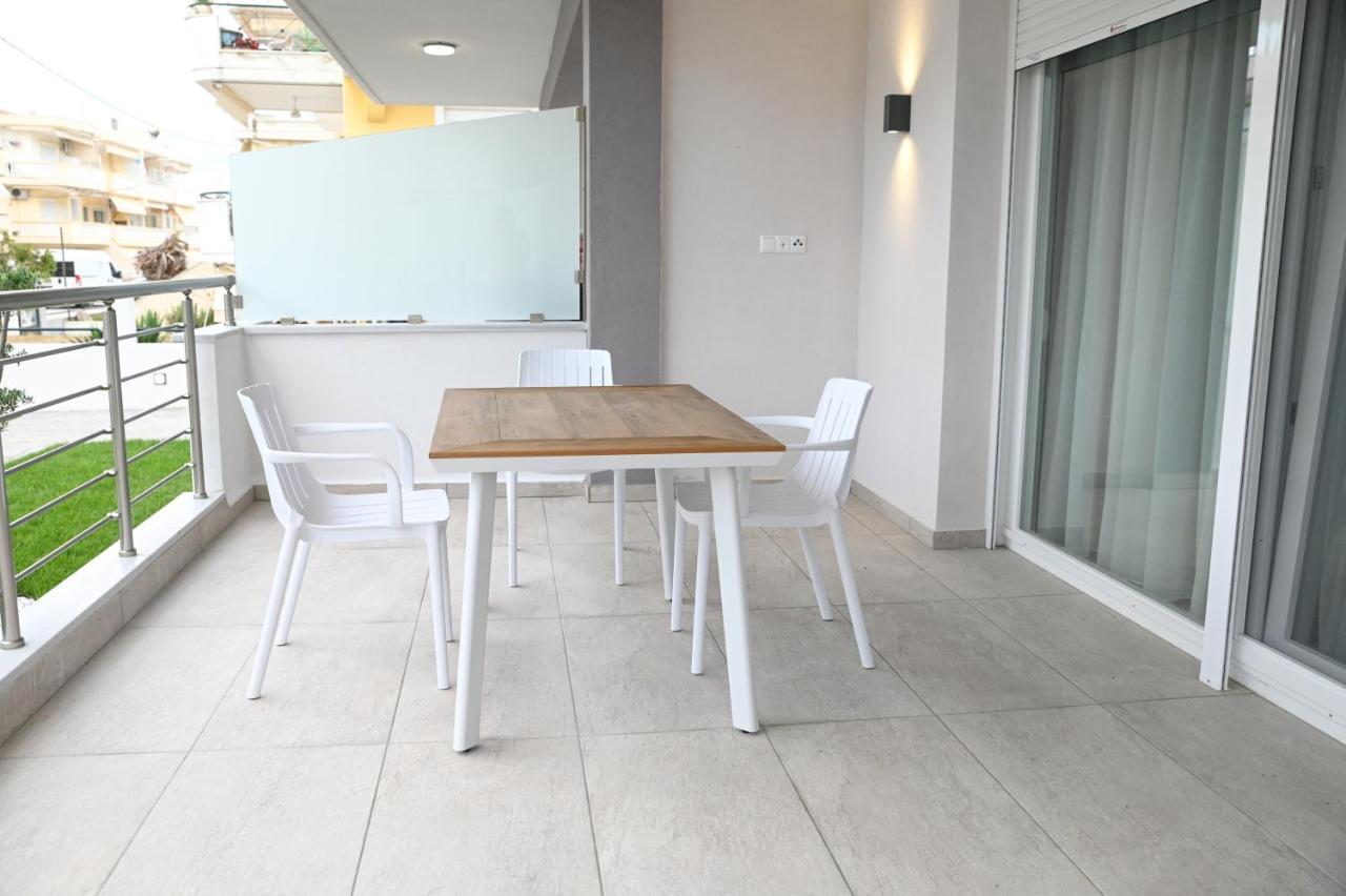Faidra Apartments Néa Péramos Exteriör bild
