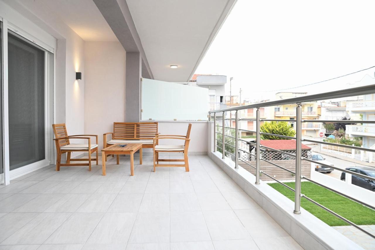 Faidra Apartments Néa Péramos Exteriör bild