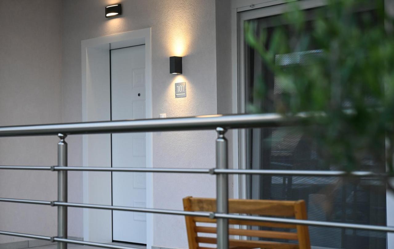 Faidra Apartments Néa Péramos Exteriör bild