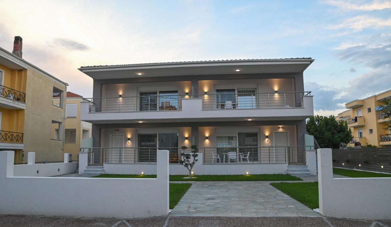 Faidra Apartments Néa Péramos Exteriör bild