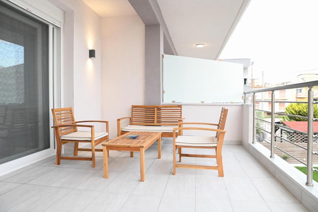 Faidra Apartments Néa Péramos Exteriör bild