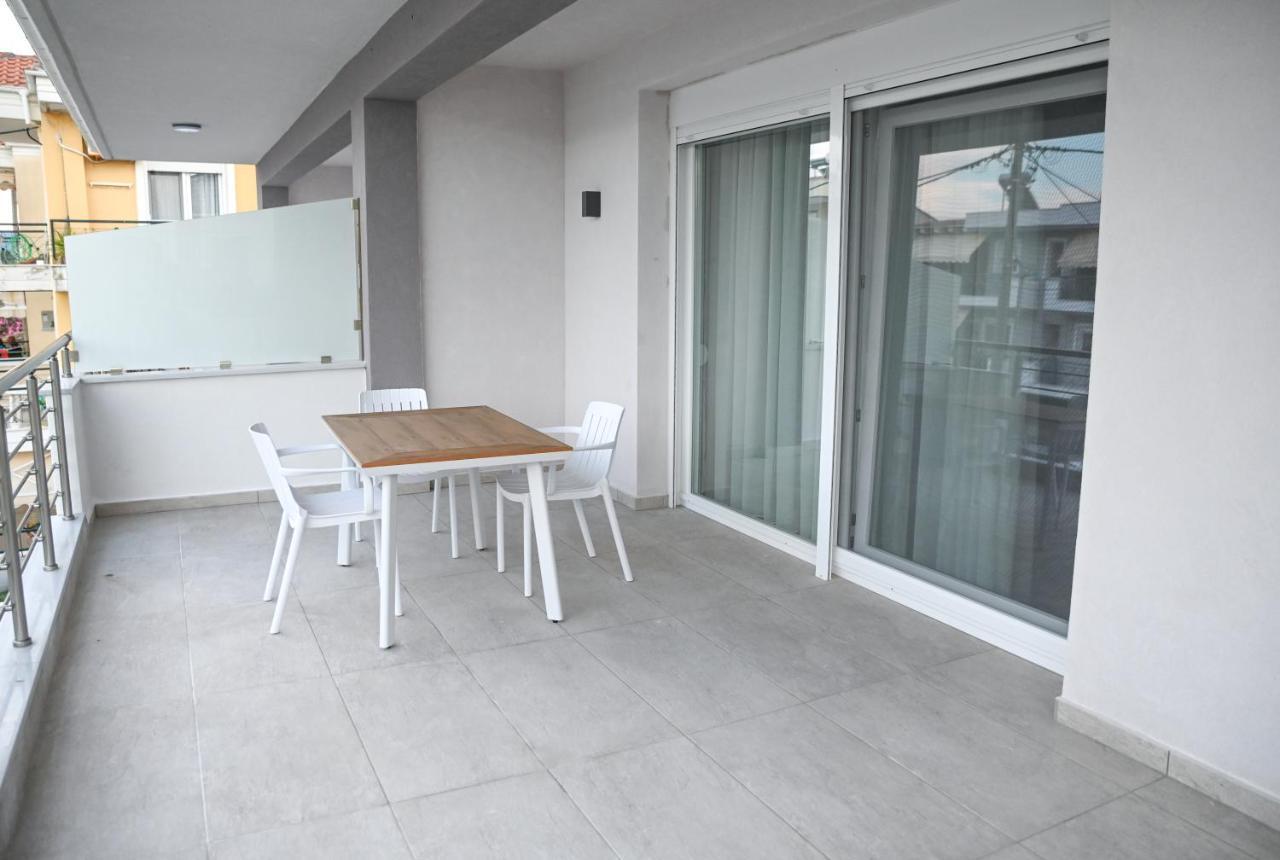 Faidra Apartments Néa Péramos Exteriör bild