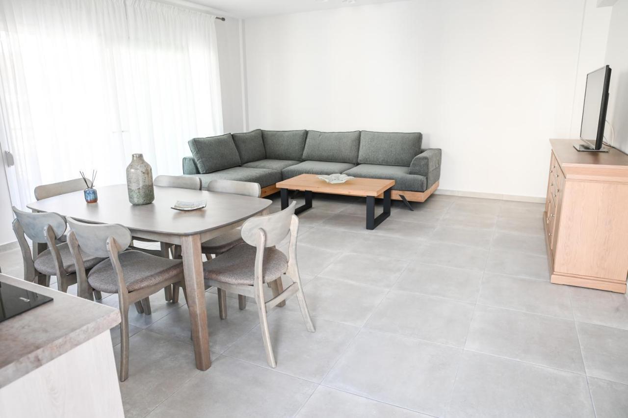 Faidra Apartments Néa Péramos Exteriör bild