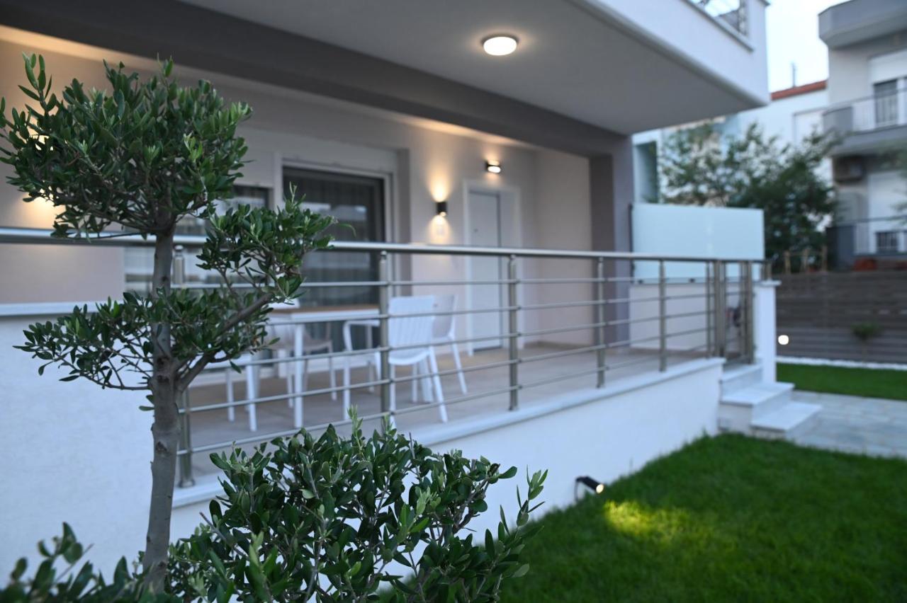Faidra Apartments Néa Péramos Exteriör bild