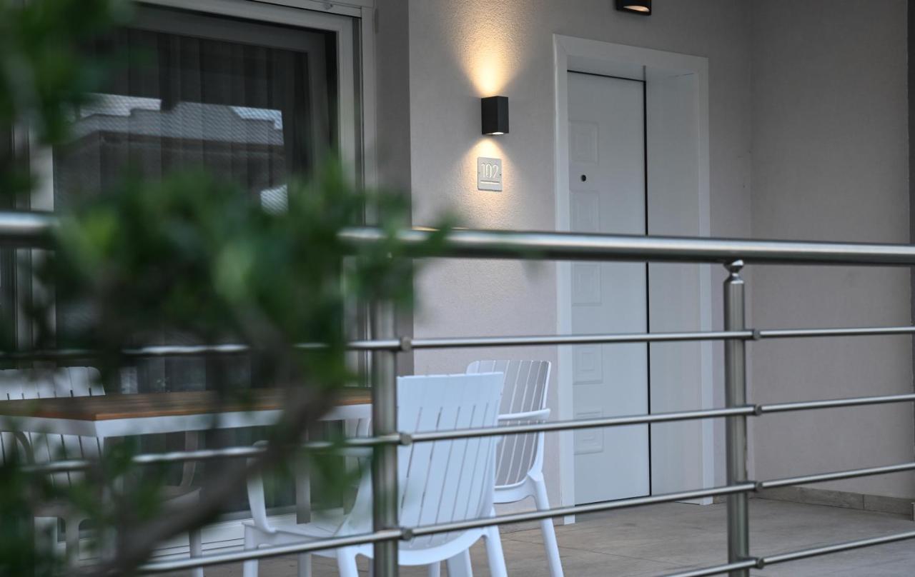 Faidra Apartments Néa Péramos Exteriör bild