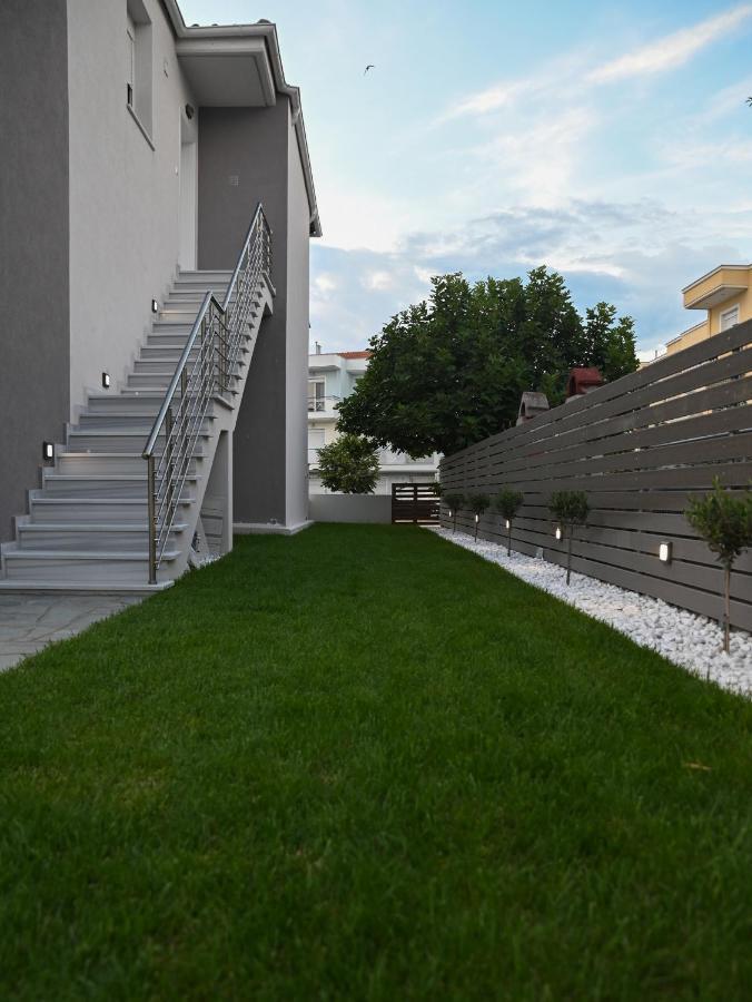 Faidra Apartments Néa Péramos Exteriör bild