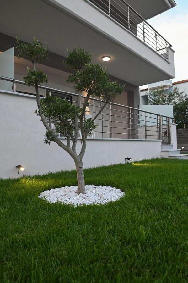 Faidra Apartments Néa Péramos Exteriör bild
